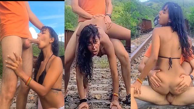 Indian Railway Outdoor Deepthroat NRI BF Rough Fuck